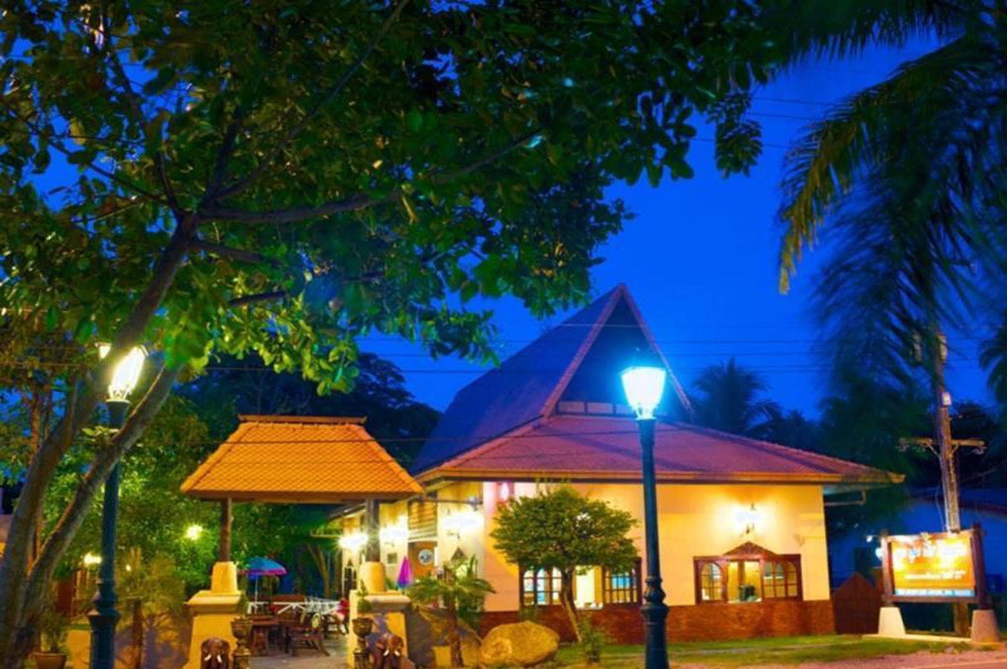 Boom Boom Beach Resort Chanthaburi Exterior foto